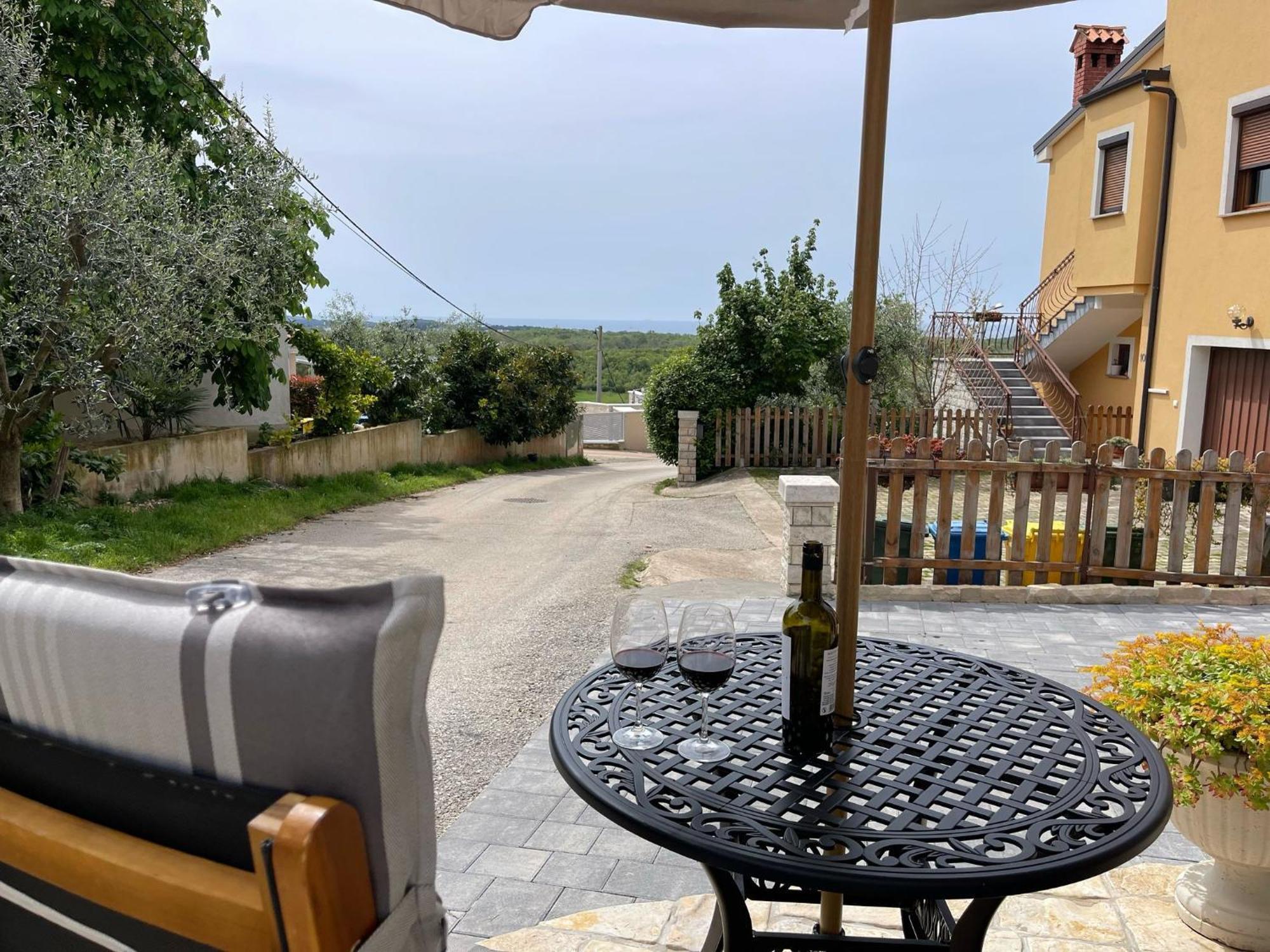 Apartman 4 *